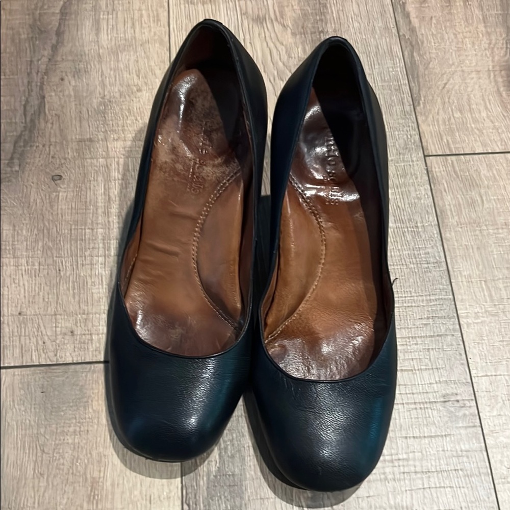 Classic Black Leather Women's Shoes